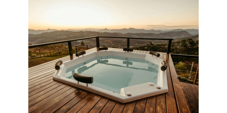 Jacuzzi w ogrodzie – relaks, zdrowie i nowy styl życia bez wychodzenia z domu
